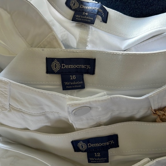 Democracy Womens Roll Cuff Bermuda Shorts. - Picture 11 of 14